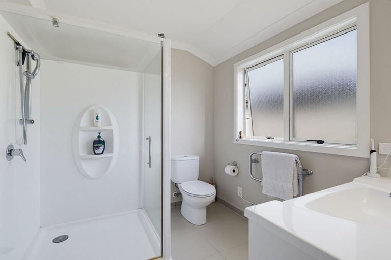Photo of property in 5 Pania Place, Poraiti, Napier, 4112