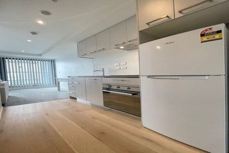 Photo of property in 365a Don Buck Road, Massey, Auckland, 0614