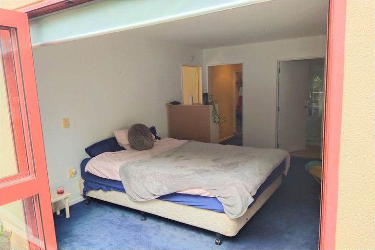 Photo of property in 22 Crescent Road East, Ostend, Waiheke Island, 1081