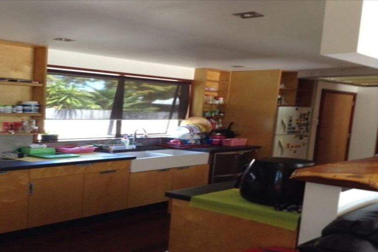 Photo of property in 10 Rapaki Place, Te Atatu Peninsula, Auckland, 0610