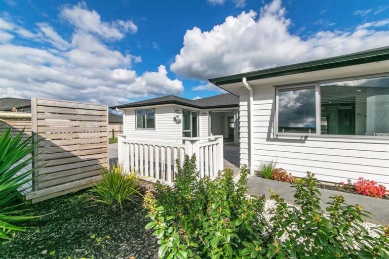 Photo of property in 21 Pohutukawa Parade, Riverhead, 0820