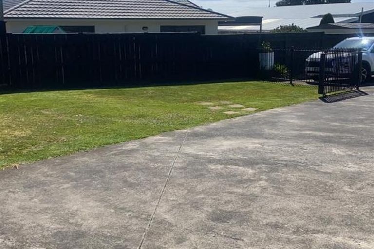 Photo of property in 3a Marchant Place, Westown, New Plymouth, 4310