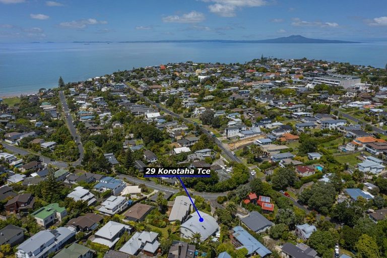 Photo of property in 29 Korotaha Terrace, Rothesay Bay, Auckland, 0630