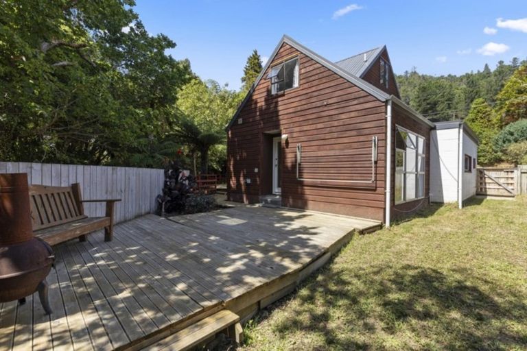 Photo of property in 105 Kamahi Street, Stokes Valley, Lower Hutt, 5019