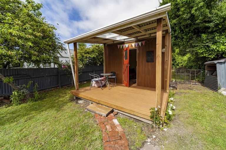 Photo of property in 8 Chaucer Road, Hospital Hill, Napier, 4110