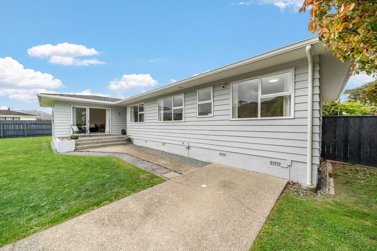 Photo of property in 2 Mitre Grove, Trentham, Upper Hutt, 5018