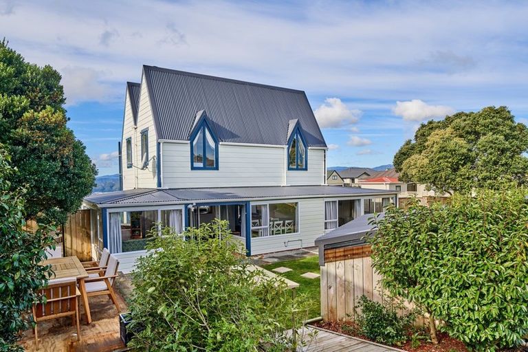 Photo of property in 74 Cypress Drive, Maungaraki, Lower Hutt, 5010