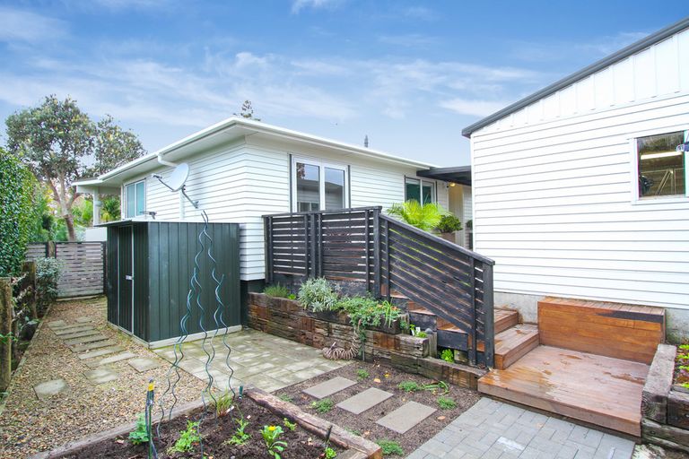 Photo of property in 23 Bodi Place, Te Atatu South, Auckland, 0610