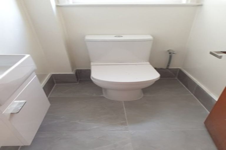 Photo of property in 1/5 Fenwick Avenue, Milford, Auckland, 0620