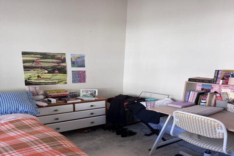 Photo of property in 9 Rixon Grove, Mount Victoria, Wellington, 6011