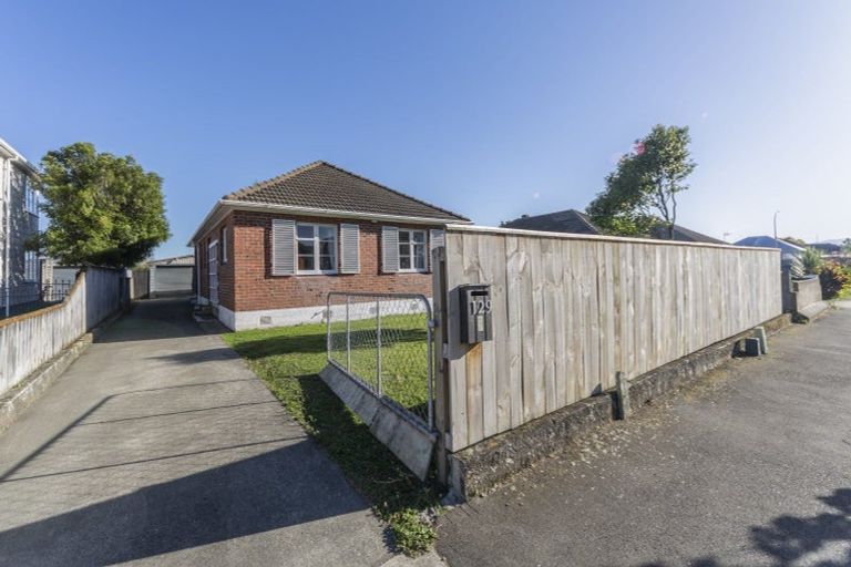 Photo of property in 129 Rangiora Avenue, Roslyn, Palmerston North, 4414