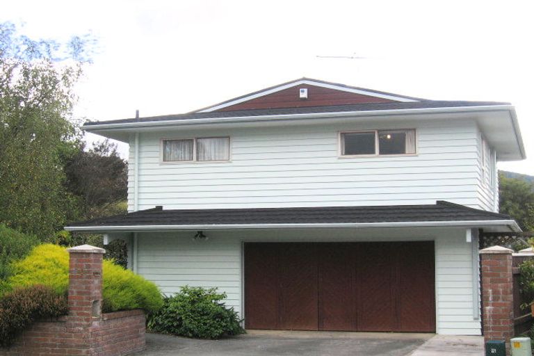 Photo of property in 10 Clinker Grove, Silverstream, Upper Hutt, 5019