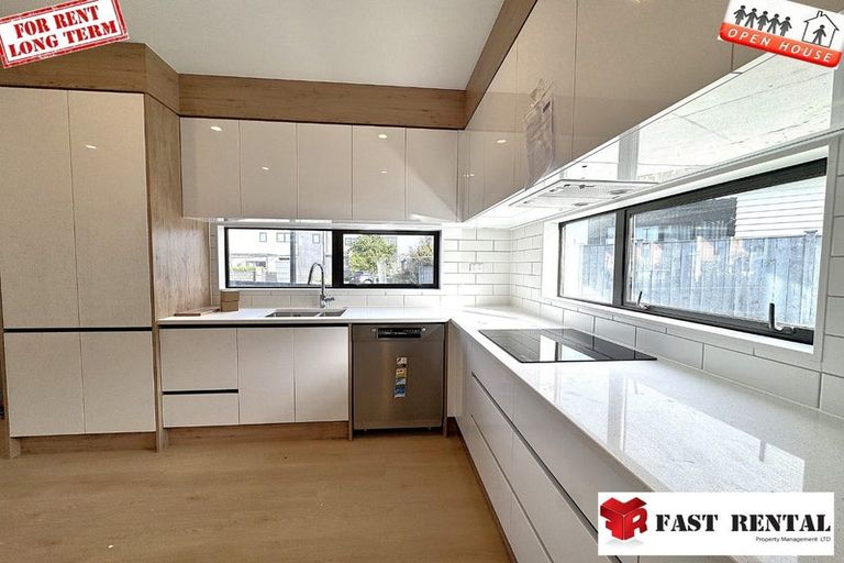 Photo of property in 1 Tawatawa Street, Long Bay, Auckland, 0630