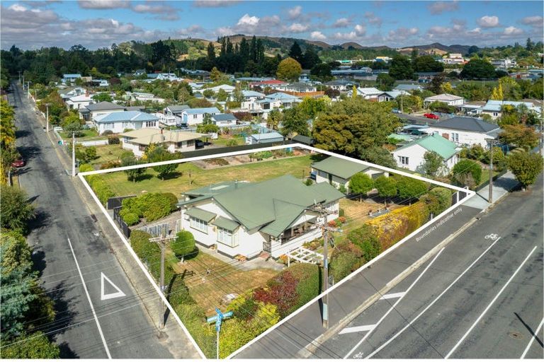 Photo of property in 29 Victoria Street, Waipawa, 4210