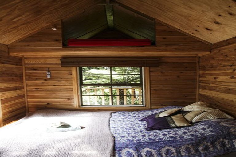 Photo of property in 126 Lone Kauri Road, Karekare, Auckland, 0772