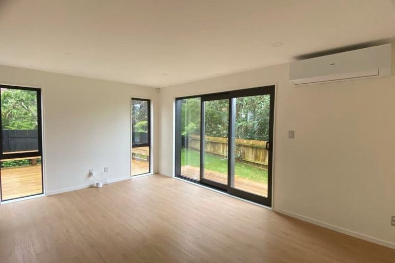 Photo of property in 37d Allington Road, Massey, Auckland, 0614