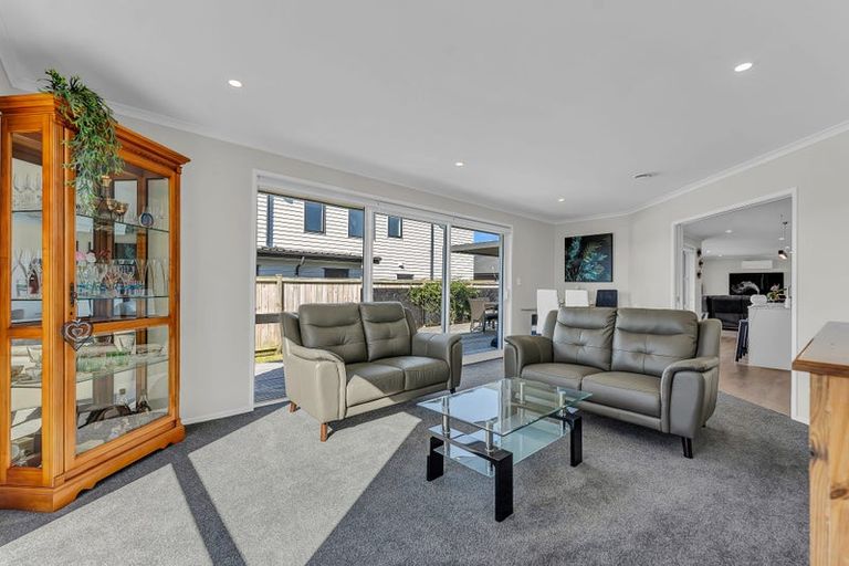 Photo of property in 9 Mutetai Road, Clarks Beach, 2122