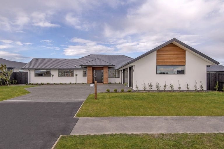 Photo of property in 21 Suffolk Drive, Kirwee, 7571