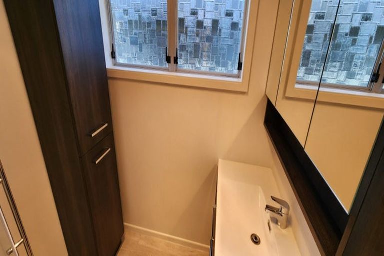 Photo of property in 82 Pioneer Road, Moturoa, New Plymouth, 4310