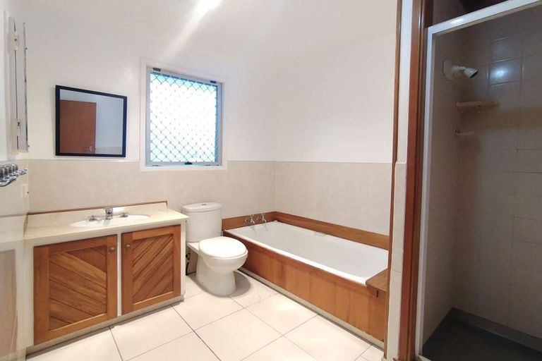 Photo of property in 39 Lewisham Street, Highland Park, Auckland, 2010