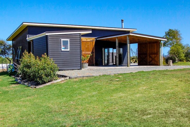 Photo of property in 1470 Oneriri Road, Kaiwaka, 0573