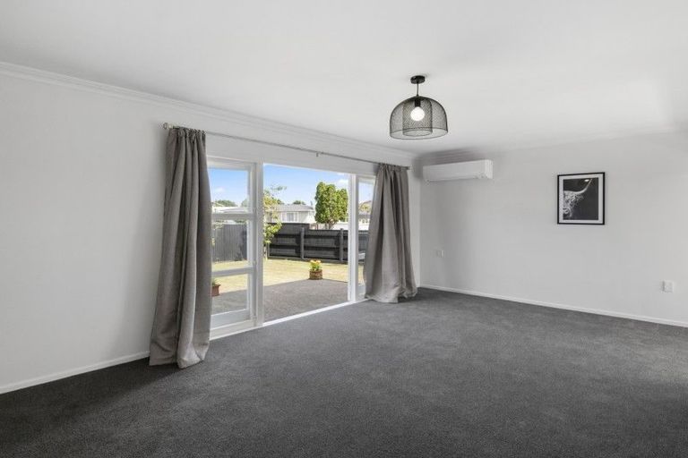 Photo of property in 35 Balmoral Street, Levin, 5510
