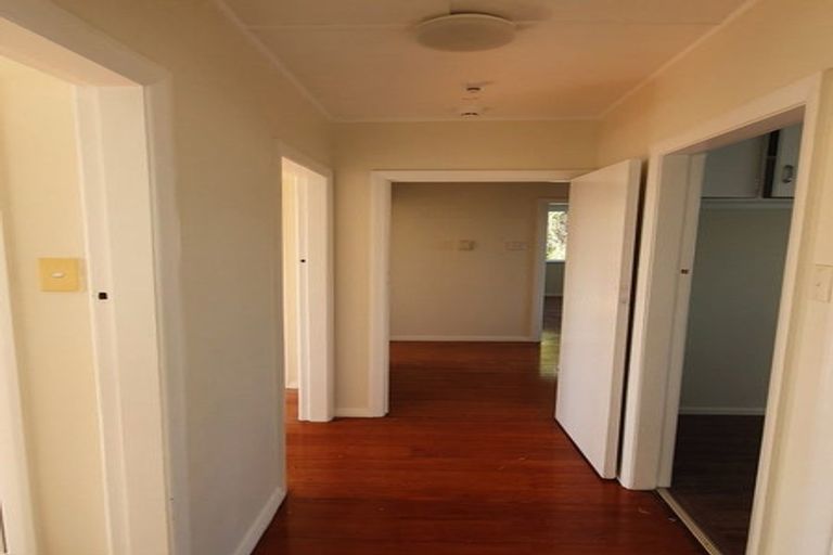 Photo of property in 1 Coles Crescent, Papakura, 2110