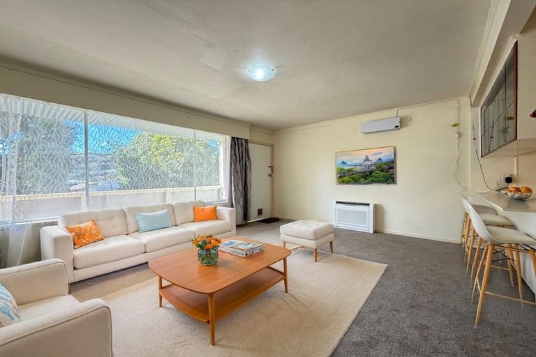 Photo of property in 2/153 Main Road, Tawa, Wellington, 5028