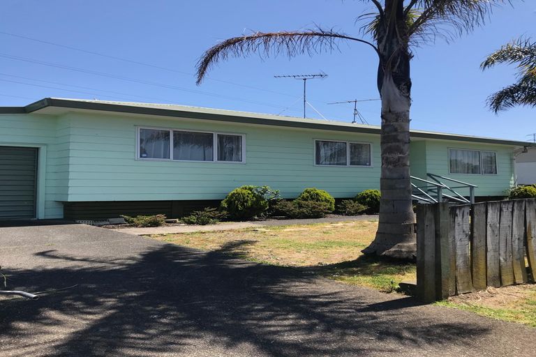 Photo of property in 1/15 Shifnal Drive, Randwick Park, Auckland, 2105