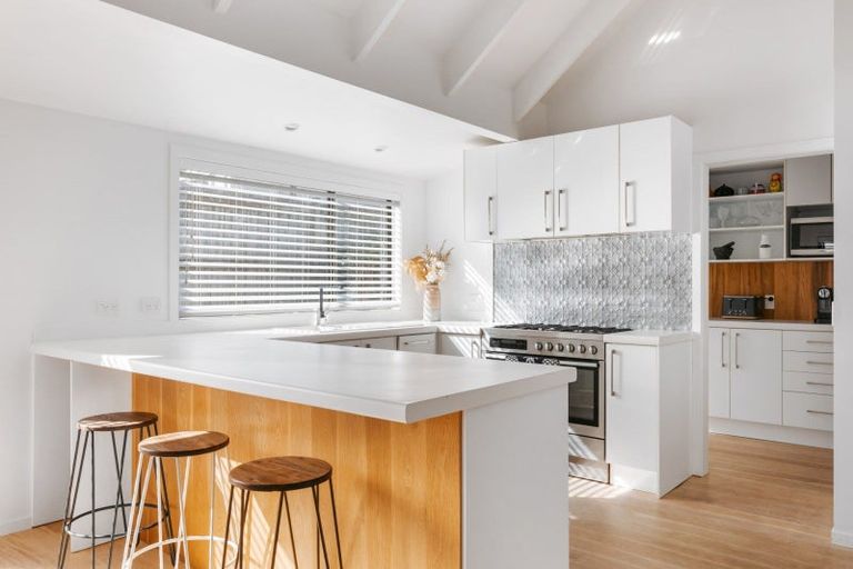 Photo of property in 27 Barbara Grove, Papamoa Beach, Papamoa, 3118