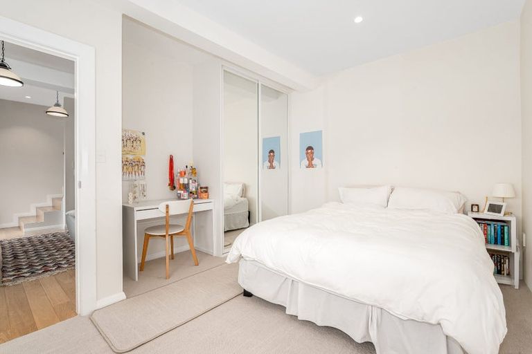 Photo of property in 32 Mccoll Street, Vogeltown, Wellington, 6021