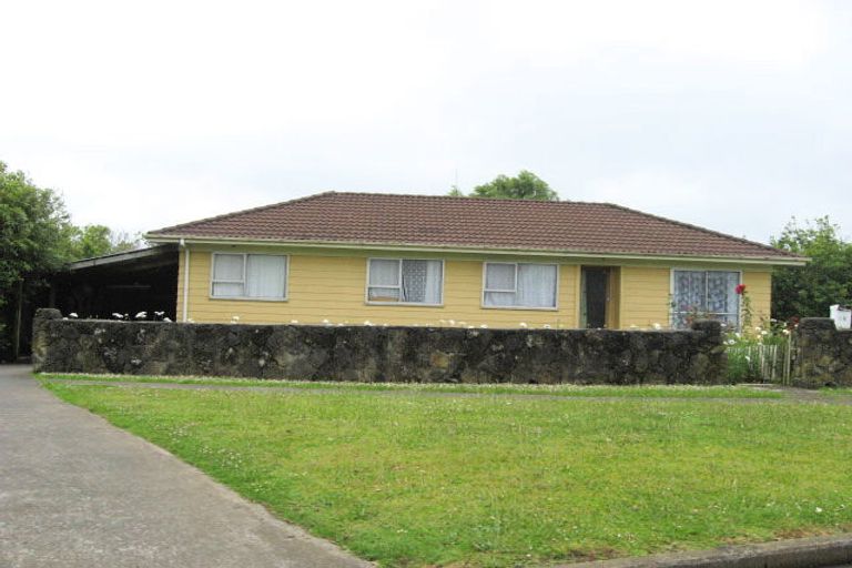 Photo of property in 25 Matapouri Road, Mangere Bridge, Auckland, 2022