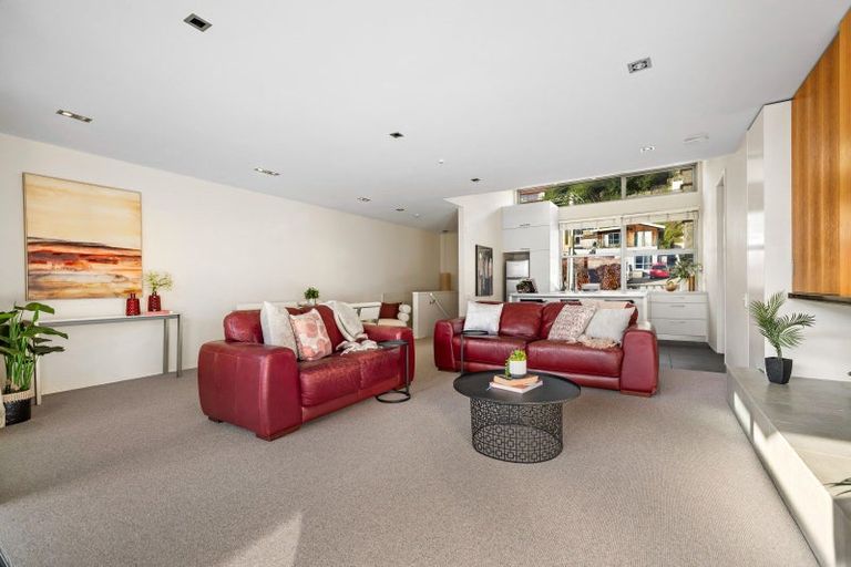 Photo of property in The Beeches Apartments, 9/60 Hallenstein Street, Queenstown, 9300