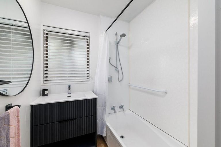 Photo of property in 37a Attlee Crescent, Bryndwr, Christchurch, 8053