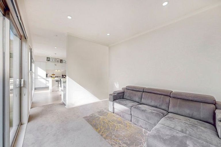 Photo of property in 29 Cresswell Place, Johnsonville, Wellington, 6037