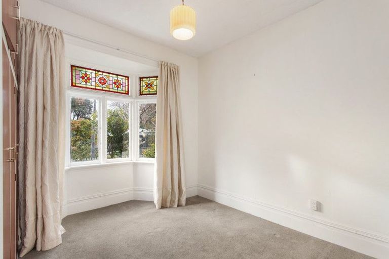 Photo of property in 18 Sandwich Road, Beckenham, Christchurch, 8023