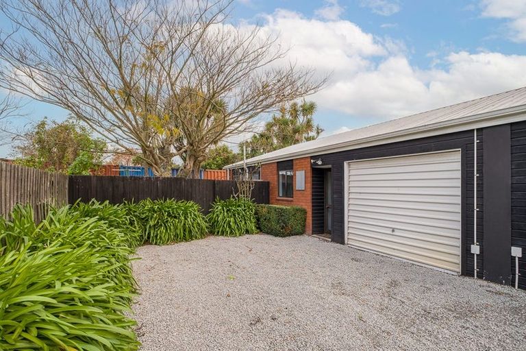 Photo of property in 2/112a Poulson Street, Addington, Christchurch, 8024