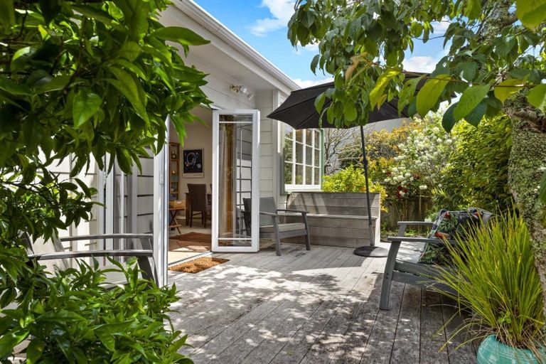 Photo of property in 77 Bay Street, Red Beach, 0932