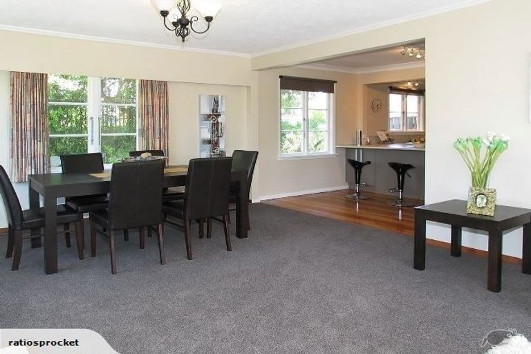 Photo of property in 4 South Street, Tawa, Wellington, 5028