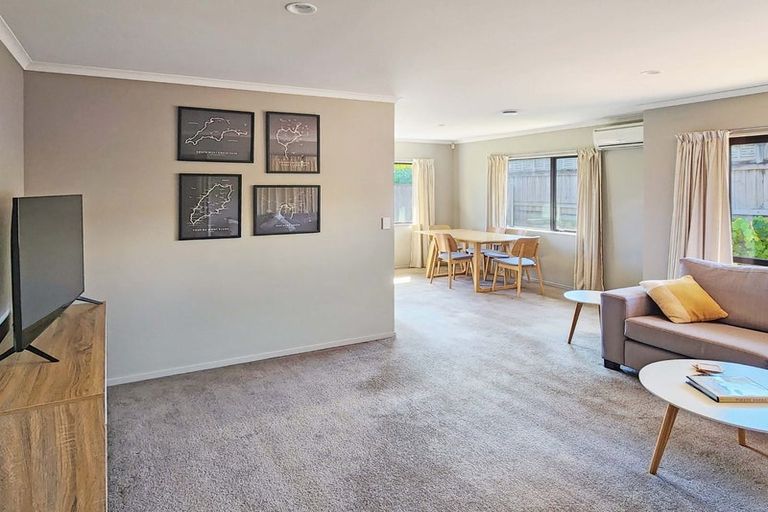 Photo of property in 2 Percy Kinsman Crescent, Riverstone Terraces, Upper Hutt, 5018