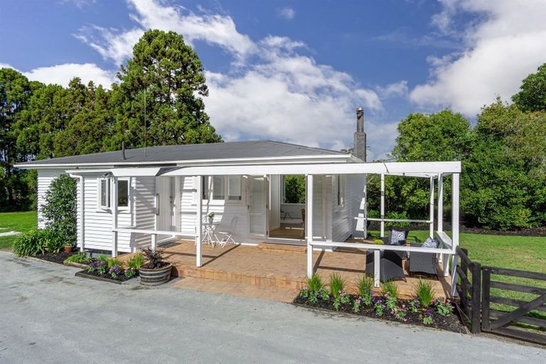 Photo of property in 118 Riverhead Road, Kumeu, 0892