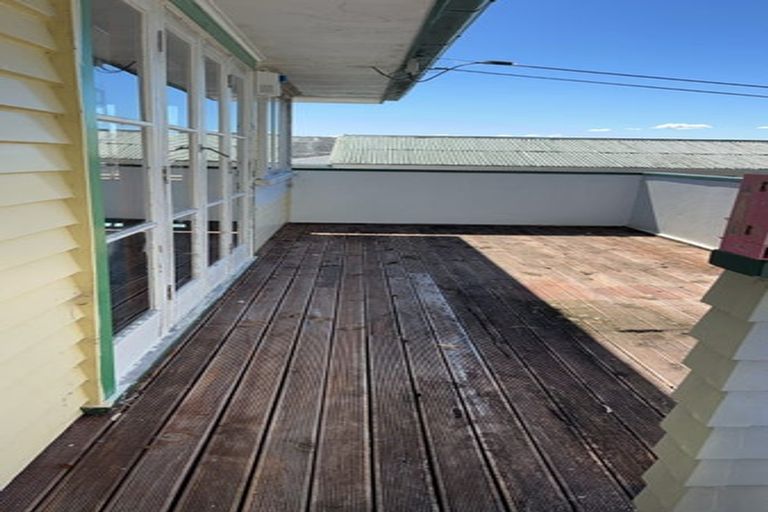 Photo of property in 30 Gilliam Street, New Lynn, Auckland, 0600
