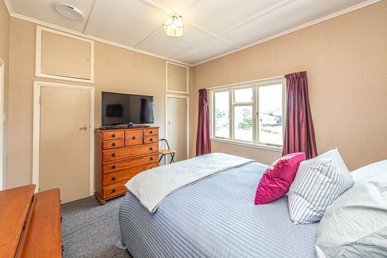 Photo of property in 153 Cornfoot Street, Castlecliff, Whanganui, 4501