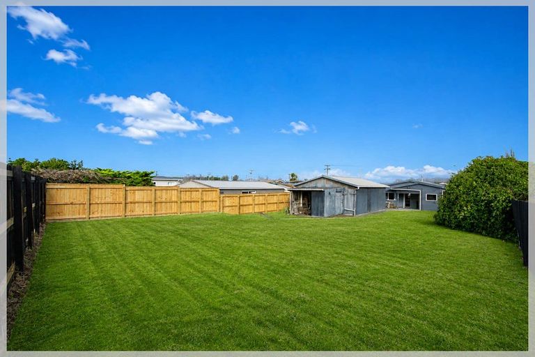 Photo of property in 13 Dewe Terrace, Foxton Beach, Foxton, 4815