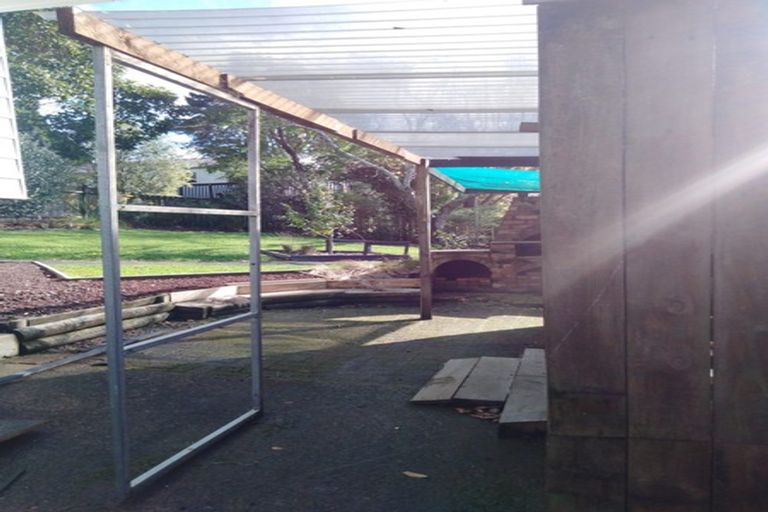 Photo of property in 11 Arde Place, Massey, Auckland, 0614