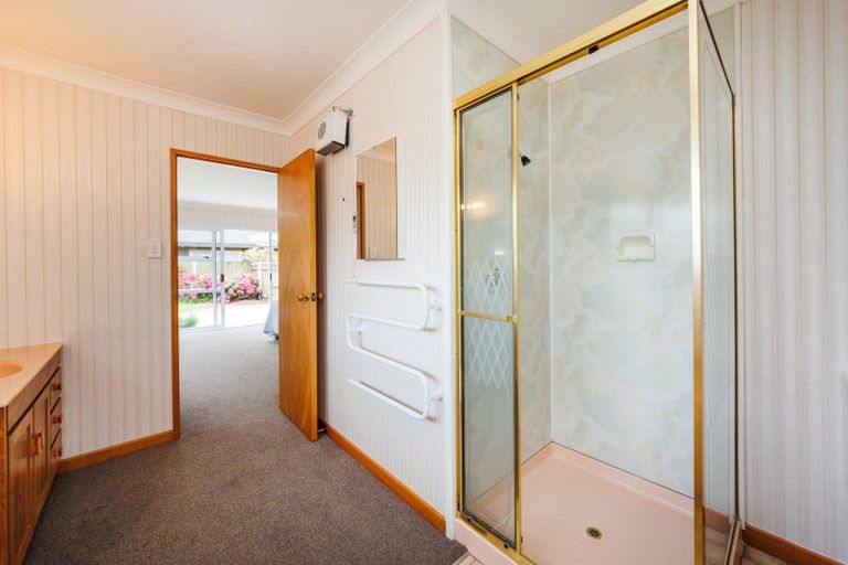 Photo of property in 12 Hind Place, Hokowhitu, Palmerston North, 4410