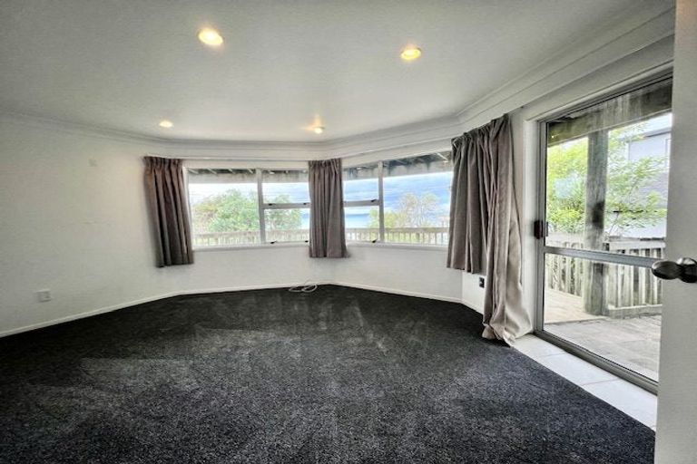 Photo of property in 24 Vipond Road, Stanmore Bay, Whangaparaoa, 0932