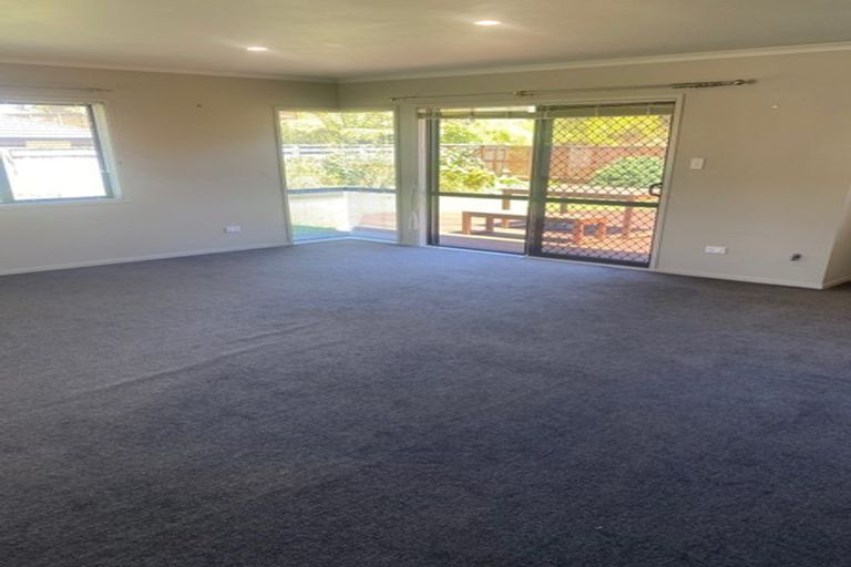Photo of property in 5 Montrose Place, Highlands Park, New Plymouth, 4312
