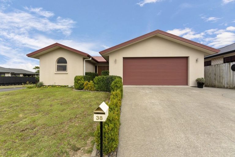 Photo of property in 38 Oak Crescent, Ashhurst, 4810