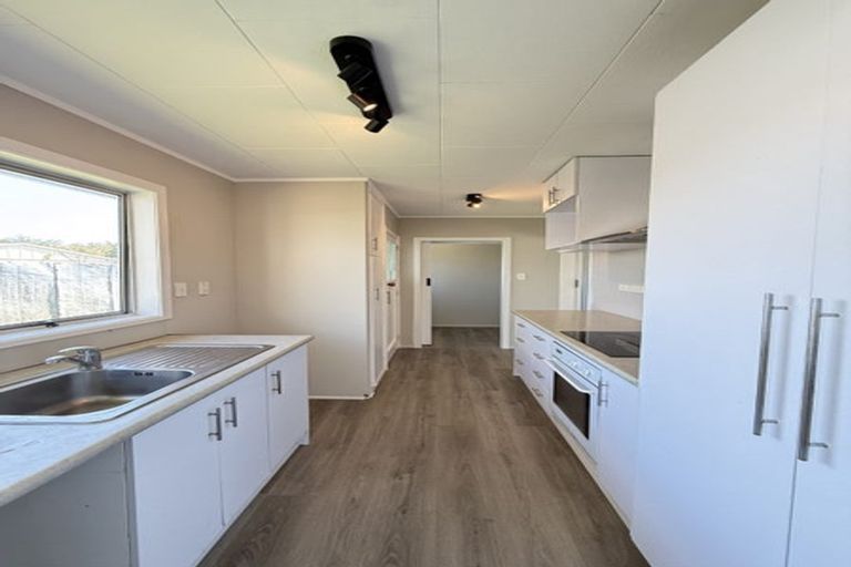 Photo of property in 27 Blake Street, Waitara, 4320